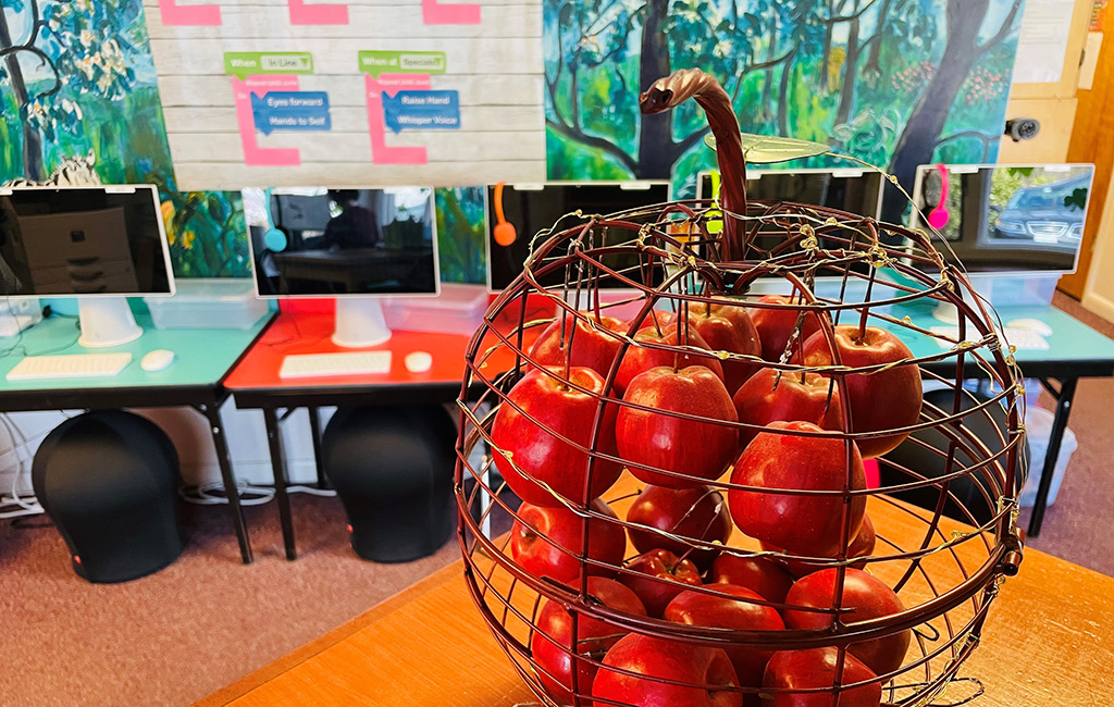 Apples on desk